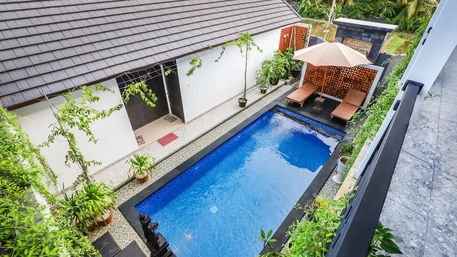 White Blue House 7 -Pvt Room, Shared Pool&Kitchen Ubud  0*, Ubud (Bali) Indonesia
