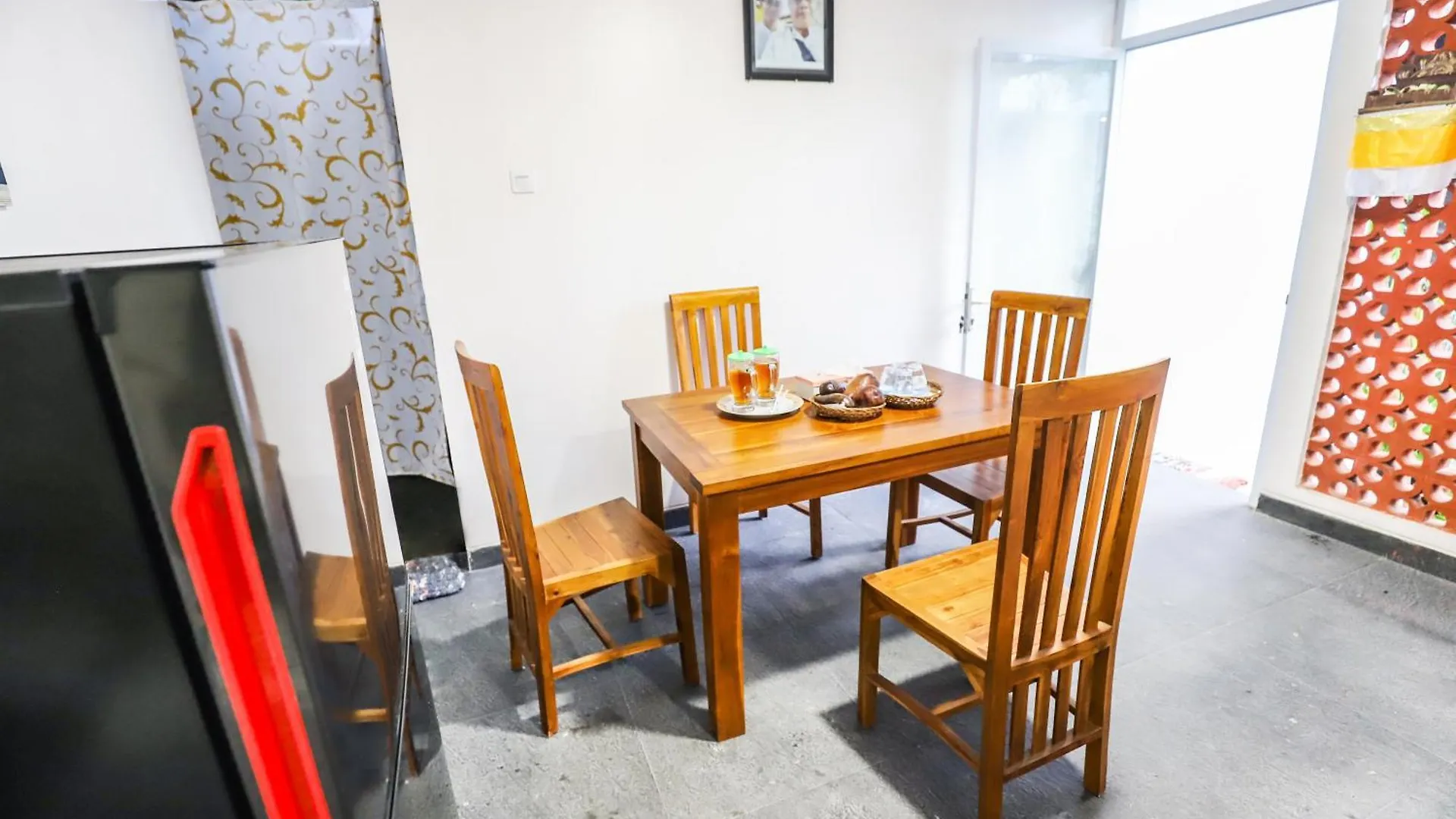 Guest house White Blue House 7 -Pvt Room, Shared Pool&Kitchen Ubud