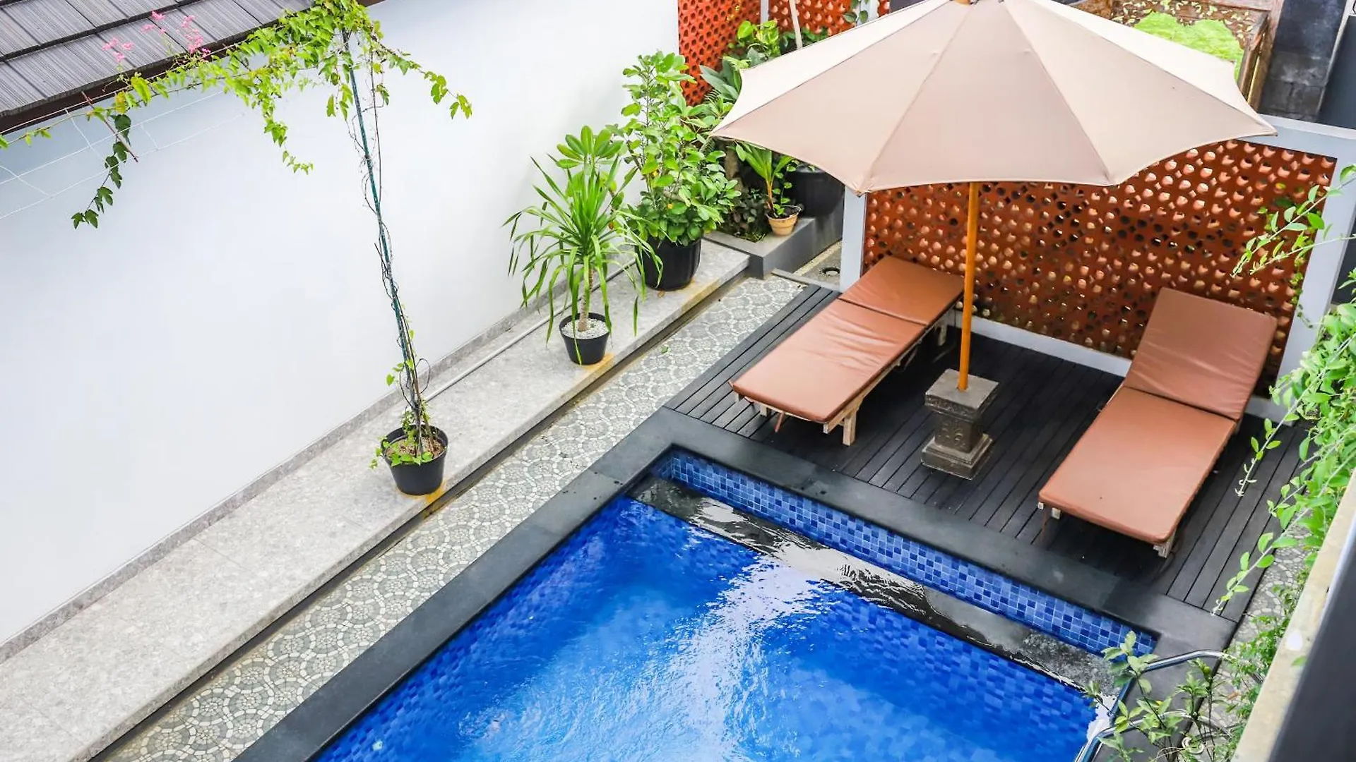 White Blue House 7 -Pvt Room, Shared Pool&Kitchen Ubud  Guest house Ubud (Bali)