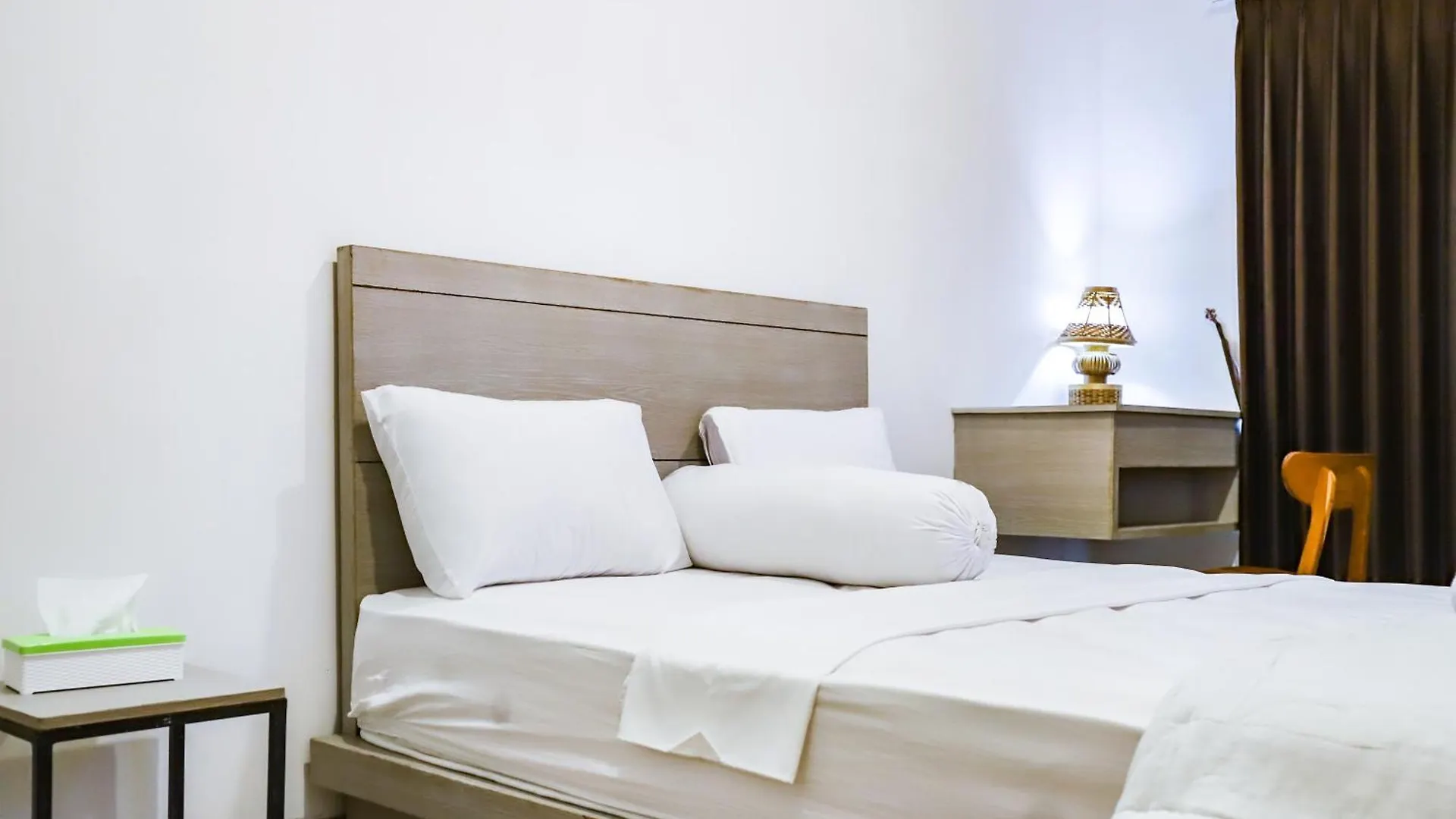 White Blue House 7 -Pvt Room, Shared Pool&Kitchen Ubud