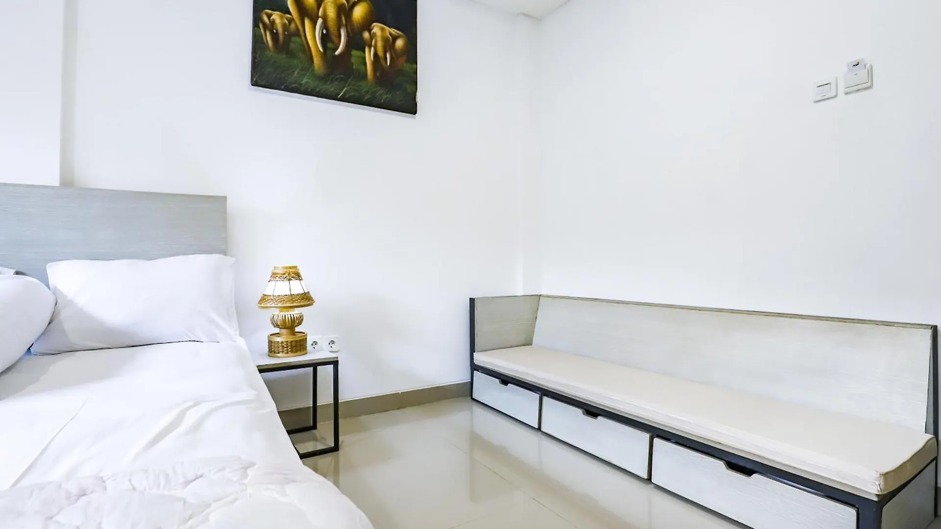 White Blue House 7 -Pvt Room, Shared Pool&Kitchen Ubud  0*, Ubud (Bali) Indonesia