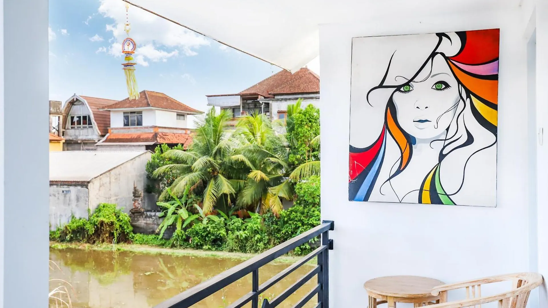White Blue House 7 -Pvt Room, Shared Pool&Kitchen Ubud  Guest house